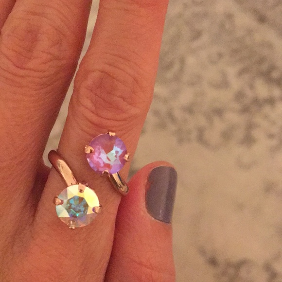 Aurora Borealis + Violet Rose Gold Crystal Ring - Picture 3 of 9